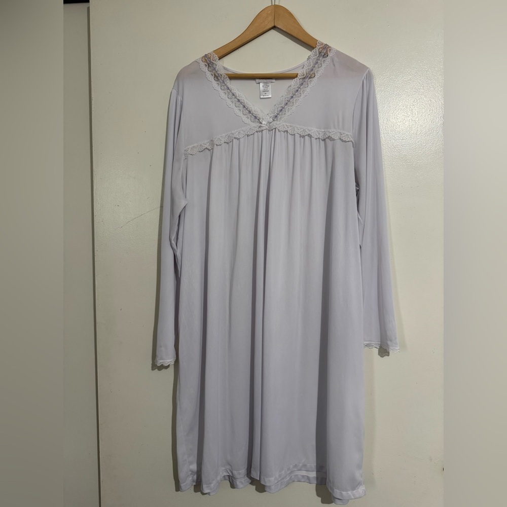 Vtg. Barbizon Elegant White Lace-Trimmed Nightgown slip dress 2X